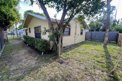 Villa ou maison à vendre à Fort Lauderdale, Floride: 3 chambres, 119.29 m2 № 1177361 - photo 1