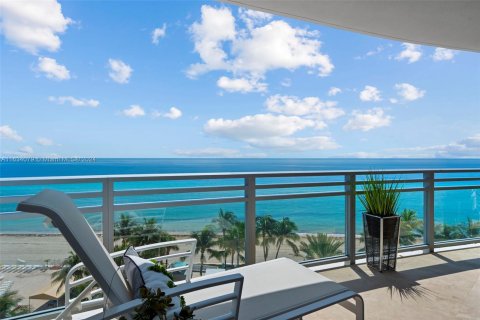 Condominio en venta en Hollywood, Florida, 3 dormitorios, 257.99 m2 № 1294508 - foto 16