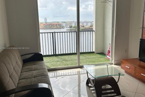 Condo in Sunny Isles Beach, Florida, 2 bedrooms  № 1347973 - photo 19