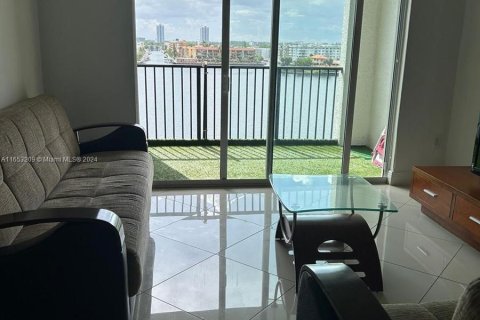 Condo in Sunny Isles Beach, Florida, 2 bedrooms  № 1347973 - photo 5