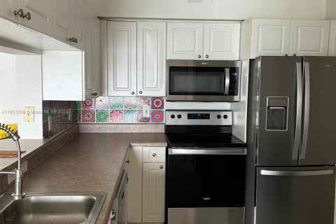 Condo in Sunny Isles Beach, Florida, 2 bedrooms  № 1347973 - photo 6