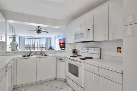 Copropriété à vendre à Tamarac, Floride: 2 chambres, 113.25 m2 № 1347972 - photo 15