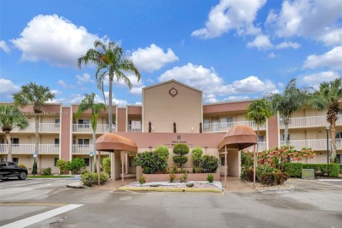 Copropriété à vendre à Tamarac, Floride: 2 chambres, 113.25 m2 № 1347972 - photo 1