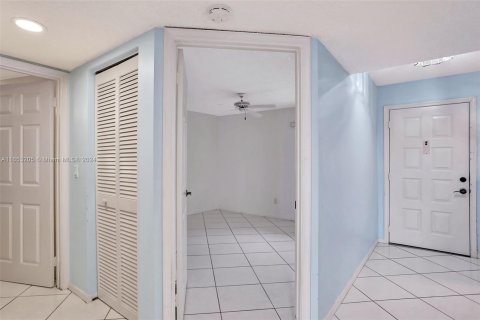 Copropriété à vendre à Tamarac, Floride: 2 chambres, 113.25 m2 № 1347972 - photo 25