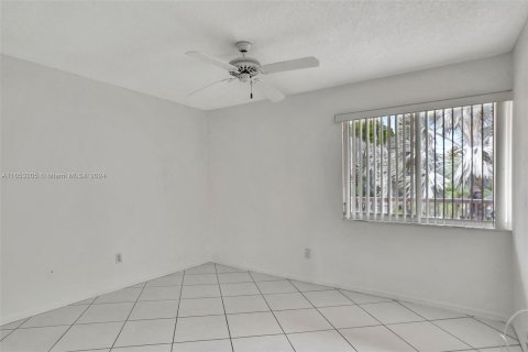 Copropriété à vendre à Tamarac, Floride: 2 chambres, 113.25 m2 № 1347972 - photo 24