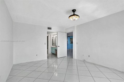 Copropriété à vendre à Tamarac, Floride: 2 chambres, 113.25 m2 № 1347972 - photo 19