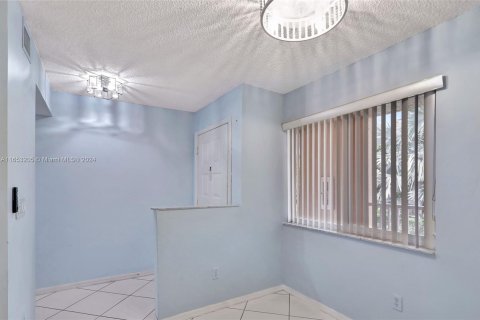 Copropriété à vendre à Tamarac, Floride: 2 chambres, 113.25 m2 № 1347972 - photo 28