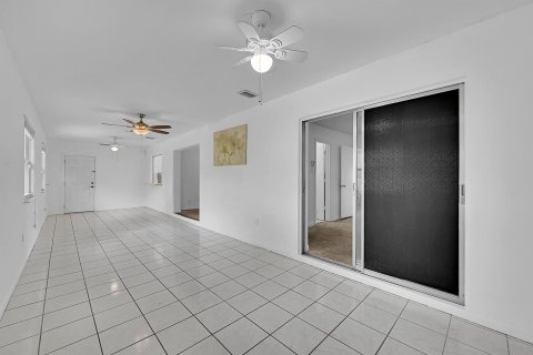 Villa ou maison à vendre à Margate, Floride: 2 chambres, 139.35 m2 № 1139356 - photo 24