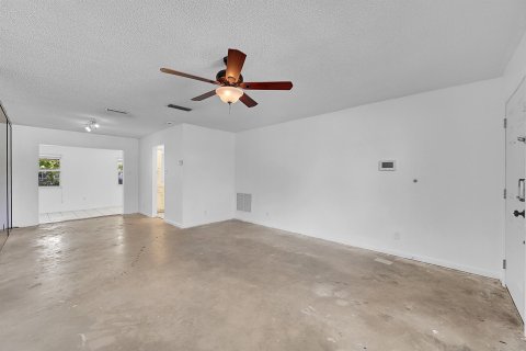 Villa ou maison à vendre à Margate, Floride: 2 chambres, 139.35 m2 № 1139356 - photo 9