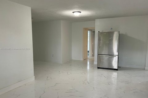 Casa en venta en Miramar, Florida, 4 dormitorios, 126.35 m2 № 1380302 - foto 4