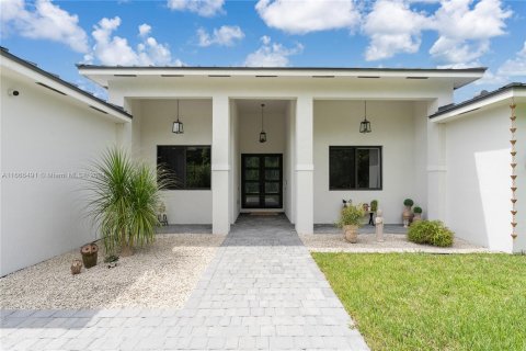 Villa ou maison à vendre à Miami, Floride: 5 chambres, 258.64 m2 № 1380304 - photo 7