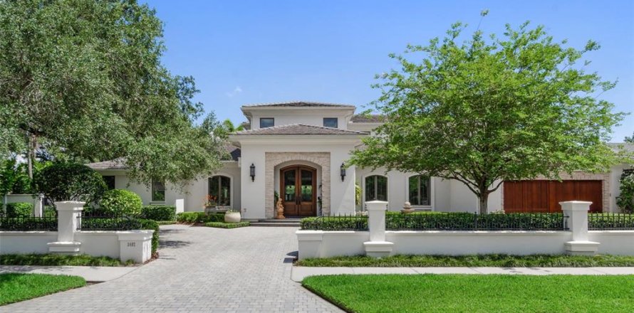 Villa ou maison à Tampa, Floride 4 chambres, 608.88 m2 № 1409909