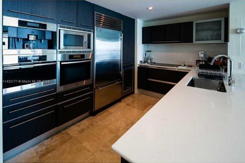 Condo in Sunny Isles Beach, Florida, 4 bedrooms  № 658444 - photo 11