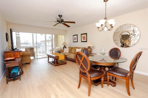 Condominio en venta en Fort Myers, Florida, 1 dormitorio, 75.34 m2 № 1372310 - foto 7