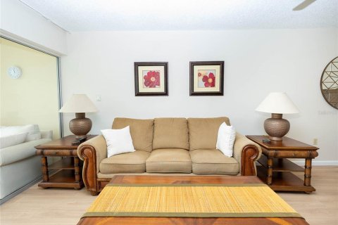 Condo in Fort Myers, Florida, 1 bedroom  № 1372310 - photo 11