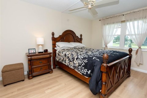 Condo in Fort Myers, Florida, 1 bedroom  № 1372310 - photo 12