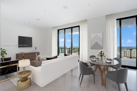 Condo in Sunny Isles Beach, Florida, 2 bedrooms  № 1378833 - photo 1