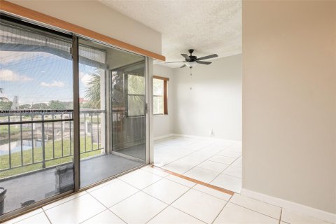 Copropriété à vendre à Lauderhill, Floride: 2 chambres, 106.84 m2 № 1378835 - photo 16