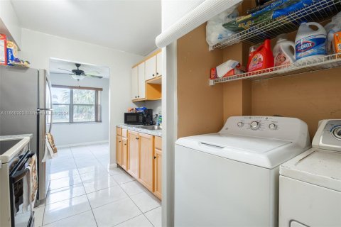 Copropriété à vendre à Lauderhill, Floride: 2 chambres, 106.84 m2 № 1378835 - photo 9