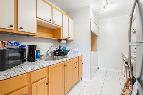 Condominio en venta en Lauderhill, Florida, 2 dormitorios, 106.84 m2 № 1378835 - foto 7