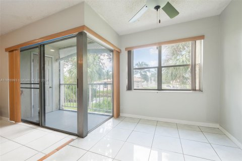 Copropriété à vendre à Lauderhill, Floride: 2 chambres, 106.84 m2 № 1378835 - photo 3