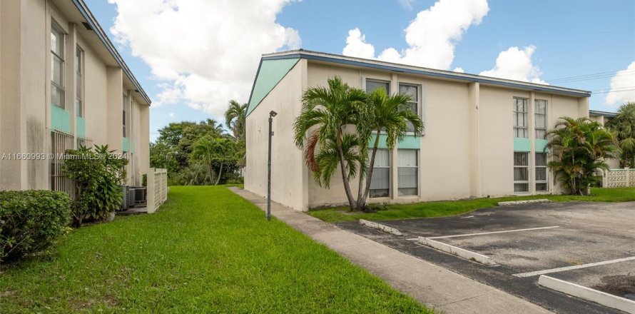 Condo à Lauderhill, Floride, 2 chambres  № 1378835