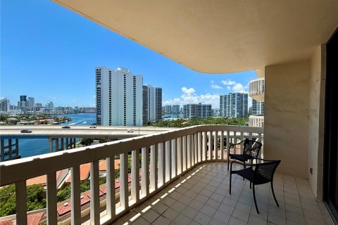 Condo in Aventura, Florida, 2 bedrooms  № 1280868 - photo 19