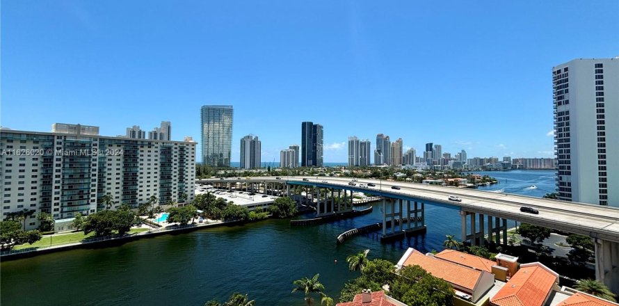 Condominio en Aventura, Florida, 2 dormitorios  № 1280868