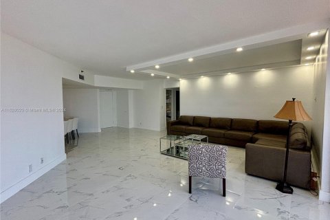 Condominio en venta en Aventura, Florida, 2 dormitorios, 176.89 m2 № 1280868 - foto 4