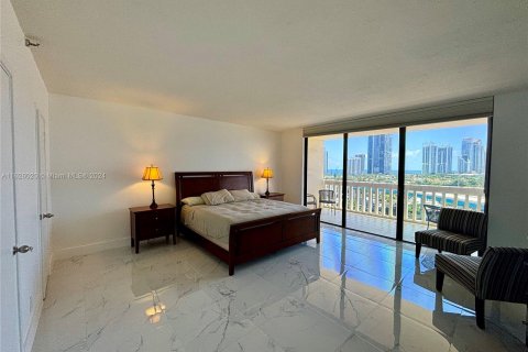 Condo in Aventura, Florida, 2 bedrooms  № 1280868 - photo 15