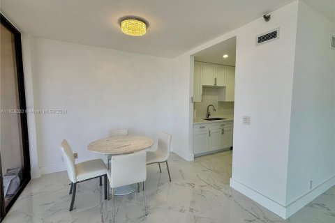 Copropriété à vendre à Aventura, Floride: 2 chambres, 176.89 m2 № 1280868 - photo 8