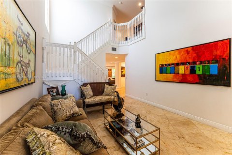 Villa ou maison à vendre à Aventura, Floride: 4 chambres, 273.97 m2 № 876257 - photo 4