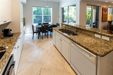 Villa ou maison à vendre à Aventura, Floride: 4 chambres, 273.97 m2 № 876257 - photo 16
