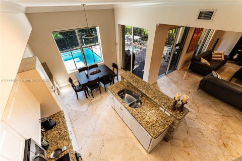 Villa ou maison à vendre à Aventura, Floride: 4 chambres, 273.97 m2 № 876257 - photo 15