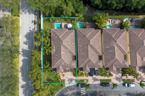 Villa ou maison à vendre à Aventura, Floride: 4 chambres, 273.97 m2 № 876257 - photo 2