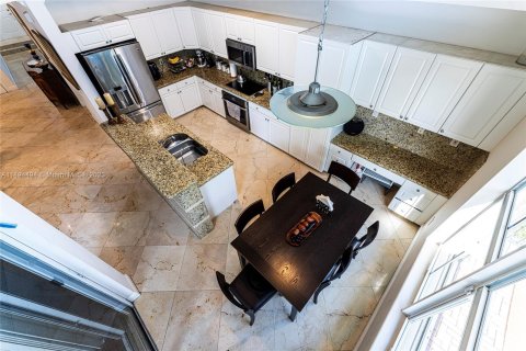 Villa ou maison à vendre à Aventura, Floride: 4 chambres, 273.97 m2 № 876257 - photo 14