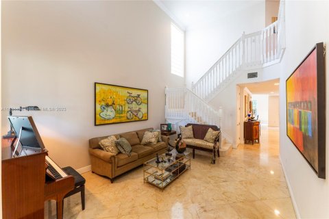Villa ou maison à vendre à Aventura, Floride: 4 chambres, 273.97 m2 № 876257 - photo 3