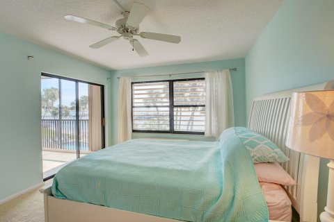 Condo in Stuart, Florida, 2 bedrooms  № 1097770 - photo 13