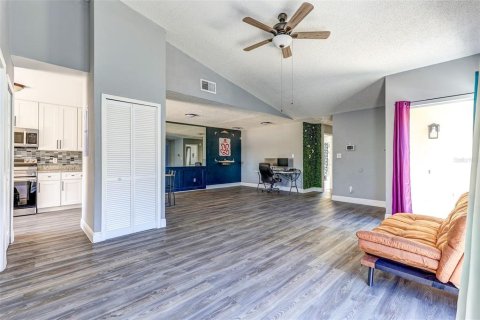 Duplex in Orlando, Florida 3 bedrooms, 121.89 sq.m. № 1115635 - photo 5
