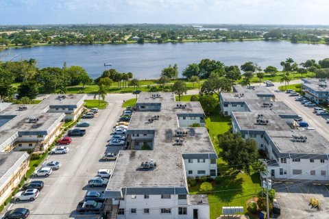 Condominio en venta en Lake Worth, Florida, 1 dormitorio, 56.86 m2 № 747078 - foto 5