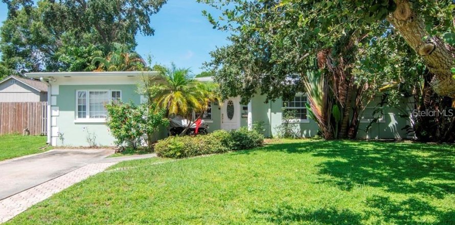 Villa ou maison à Tampa, Floride 4 chambres, 187.66 m2 № 1395483