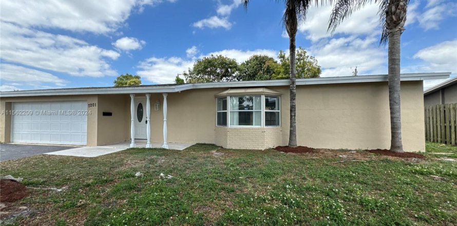 House in Sunrise, Florida 4 bedrooms, 193.24 sq.m. № 1096005