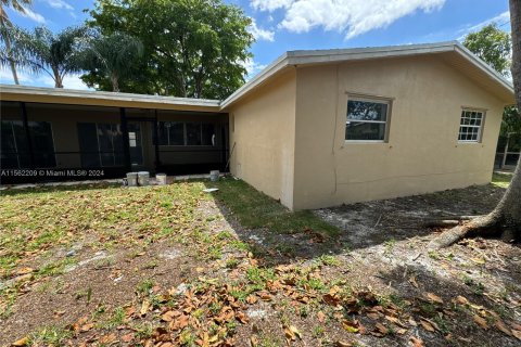 House in Sunrise, Florida 4 bedrooms, 193.24 sq.m. № 1096005 - photo 23