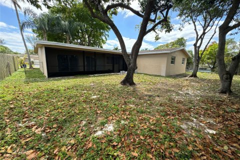 House in Sunrise, Florida 4 bedrooms, 193.24 sq.m. № 1096005 - photo 24