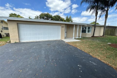 House in Sunrise, Florida 4 bedrooms, 193.24 sq.m. № 1096005 - photo 2