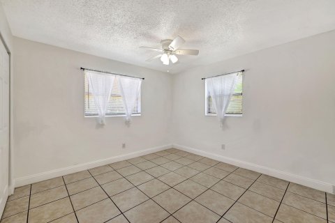 Купить коммерческую недвижимость в Стьюарт, Флорида 156.63м2, № 1097725 - фото 29