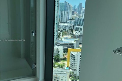 Condominio en venta en Miami, Florida, 2 dormitorios, 106 m2 № 944460 - foto 13