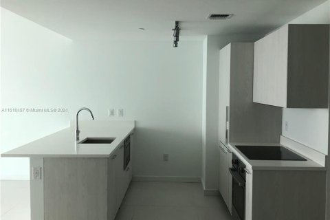 Condominio en venta en Miami, Florida, 2 dormitorios, 106 m2 № 944460 - foto 4