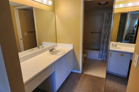 Condo in Pembroke Pines, Florida, 2 bedrooms  № 1135351 - photo 4