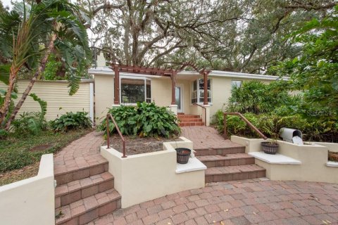 House in Tampa, Florida 3 bedrooms, 261.71 sq.m. № 1434148 - photo 3